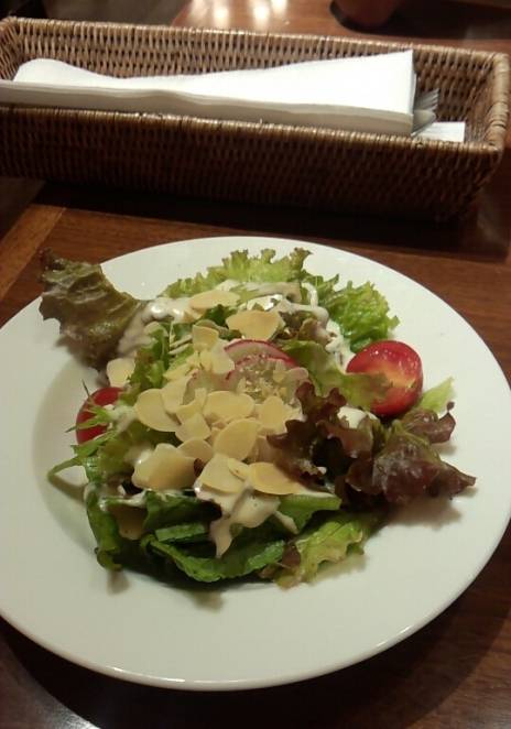 サーモンときのこのアンチョビ風味