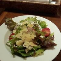 サーモンときのこのアンチョビ風味