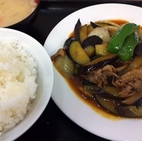ナスと肉の生姜焼き定食