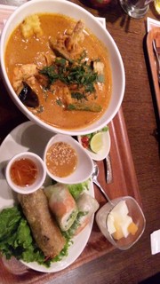 海の幸いっぱいのカレーフォー