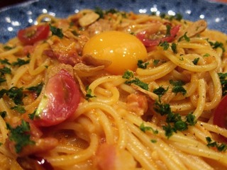 カルボナーラ　チリトマト風味
