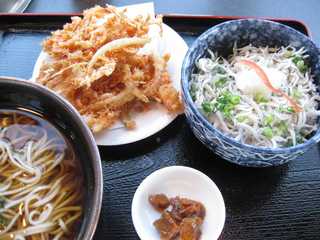 桜海老かき揚げそばとミニシラス丼
