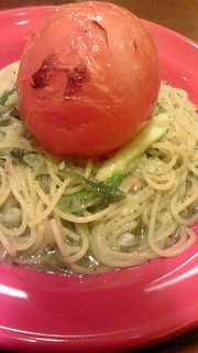 まるごと焼きトマトのバジルソース