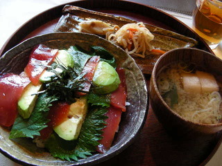 まぐろ＆アボカドのカリフォルニア丼