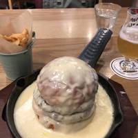 和牛バーガー　鉄板とろけるチーズ