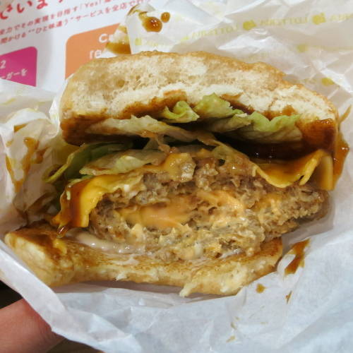 チーズイン＆アウト肉厚ハンバーガー