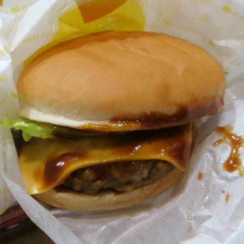 チーズイン＆アウト肉厚ハンバーガー