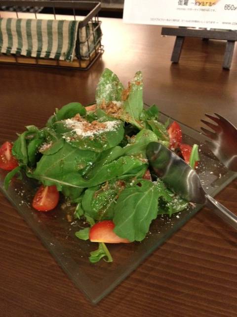 ルッコラたっぷりサラダ