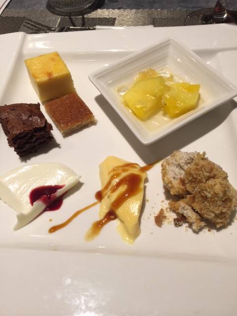 デザートの盛り合わせ