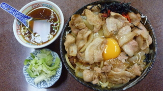 ヤキ肉丼