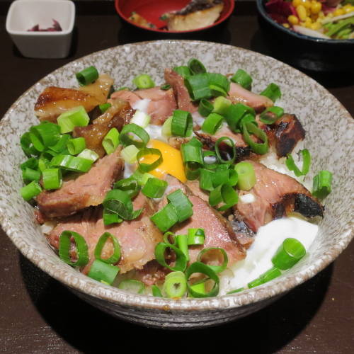 ネギ塩チャーシュー丼