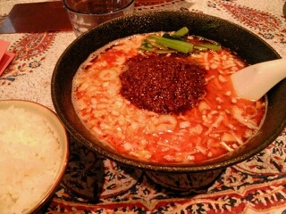 たっぷりゴマの坦々麺