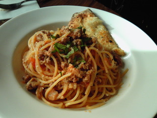 豚と青唐辛子のトマトベース