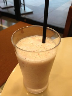 いちごバナナスムージー