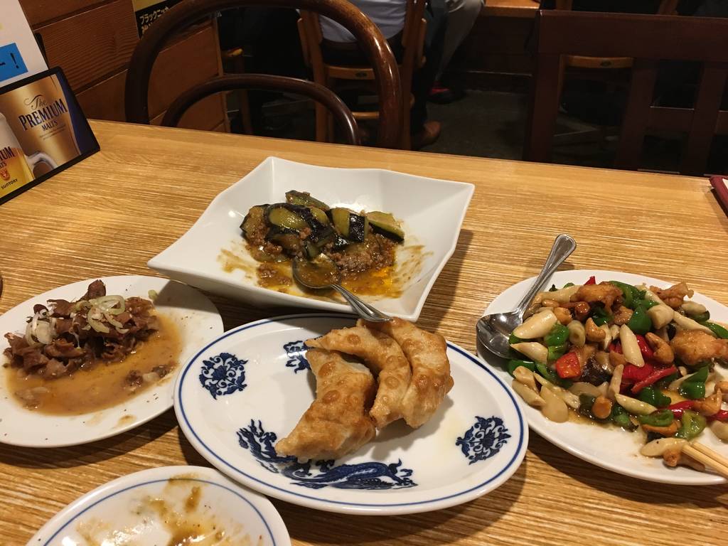 鳥とカシューナッツ炒め、麻婆ナス、ホルモン炒め