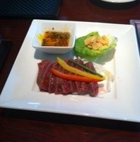 レアステーキユッケ味