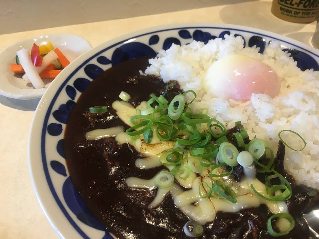 牛すじカレー＋温玉