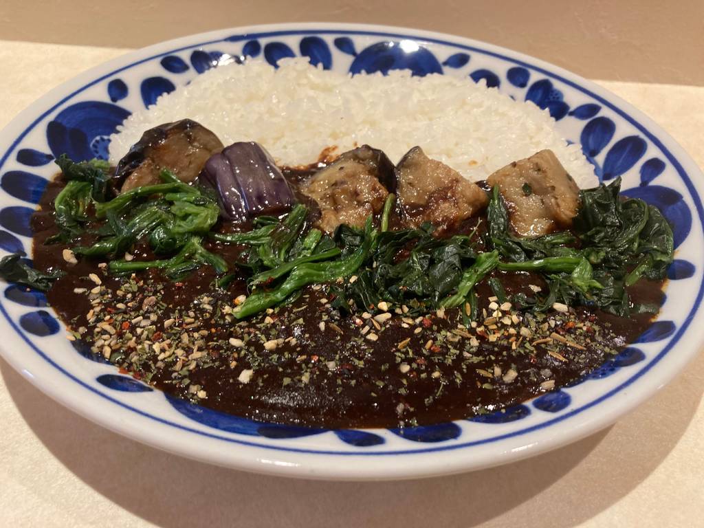 揚げ茄子と挽肉、ほうれん草のカレー