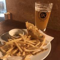 自家製ビール衣のフィッシュ＆チップス