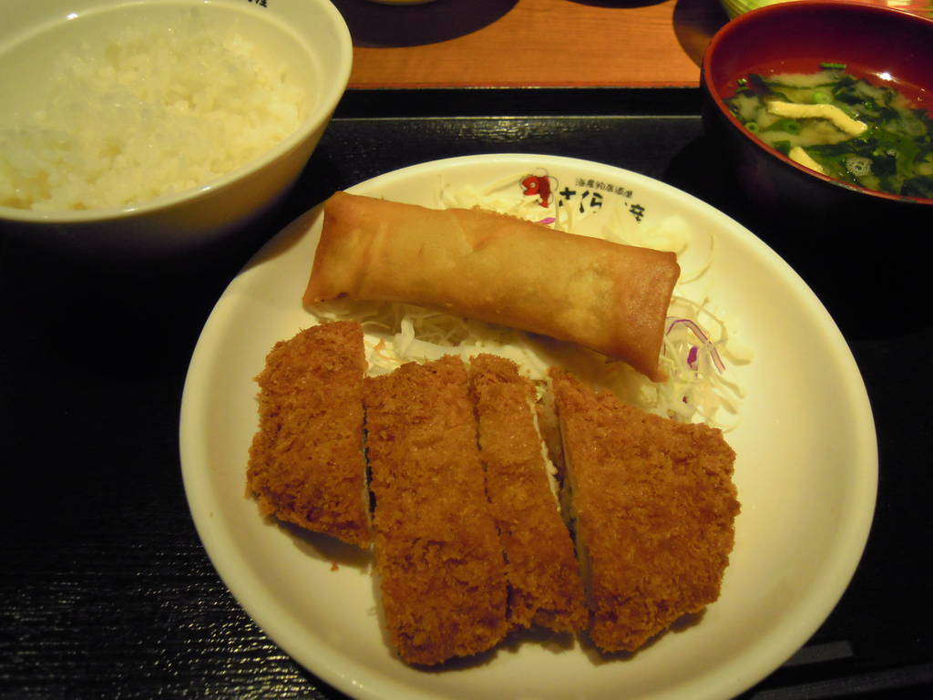 日替わりランチＢ　５００円　ランチサラダ１００円