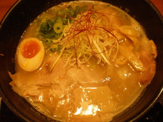 煮干し豚骨チャーシュー