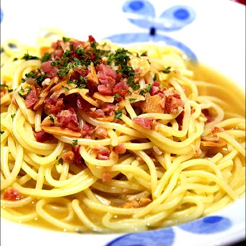 ローストしたベーコンのペペロンチーノ