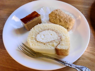 白醤油のロールケーキ