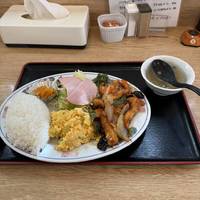 Ｂ定食　１３００円　酢どりをチョイス