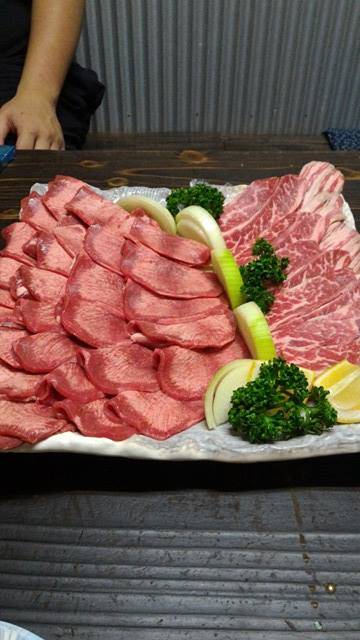 予約で炭火焼き肉できます