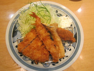 エビフライとロースかつランチ