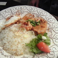 黒豚角煮のロコモコ風