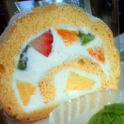 フルーツロールケーキ