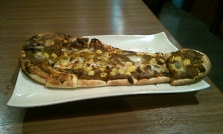 キーマカレーナンピザ