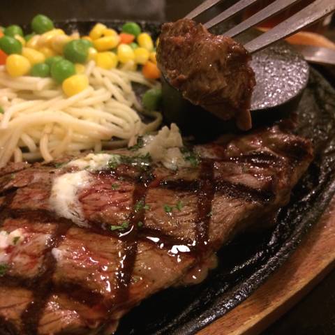 共和国流霜降りサーロインステーキ