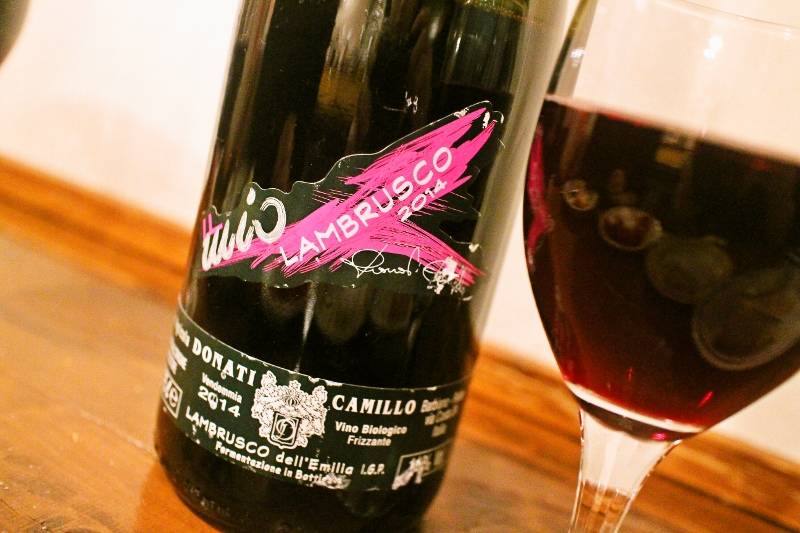 微発砲赤ワイン