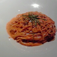 生うにのトマトクリームソースパスタ