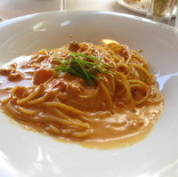 生うにのトマトクリームソースパスタ