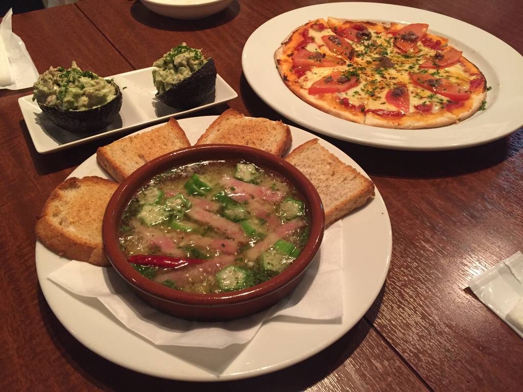 オクラとベーコンのアヒージョ