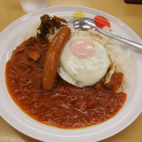 ソーセージエッグトマトカレー