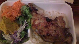 ローストチキン骨付きもも肉２本＆サラダバー　