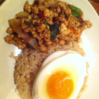 鶏肉のガパオ炒めご飯