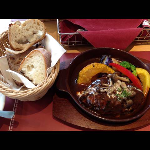 牛１００％手ごねハンバーグ