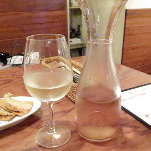 白ワイン　デカンタ