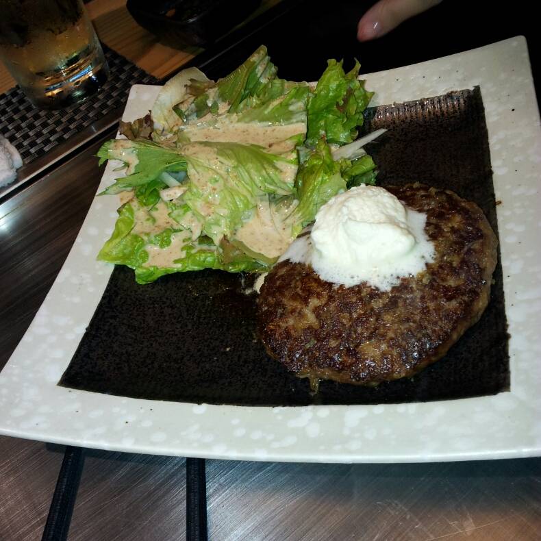 鉄板ビーフハンバーグ１５０ｇ　ガーリックバターのせ