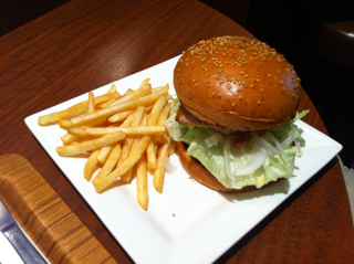 ローズマリーチキンバーガー