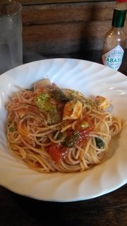 メカジキとチンゲン菜のトマトソースパスタ