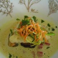 カサゴのフライ　ムール貝のスープ　サフラン風味
