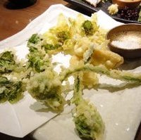 春の山菜天ぷら盛り