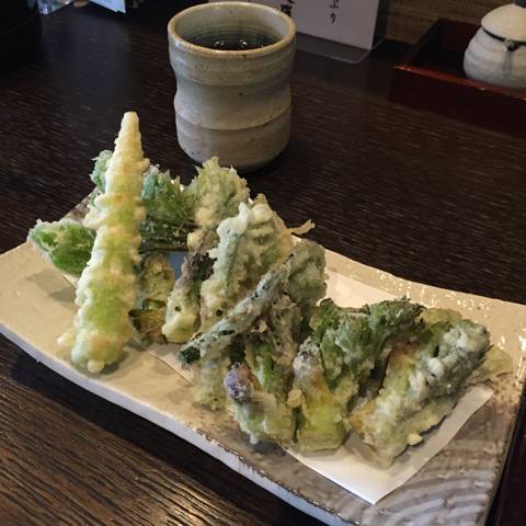 たらの芽たっぷりの山菜天ぷら