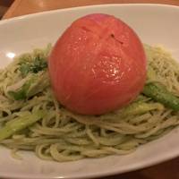 まるごと焼きトマトのバジルソース